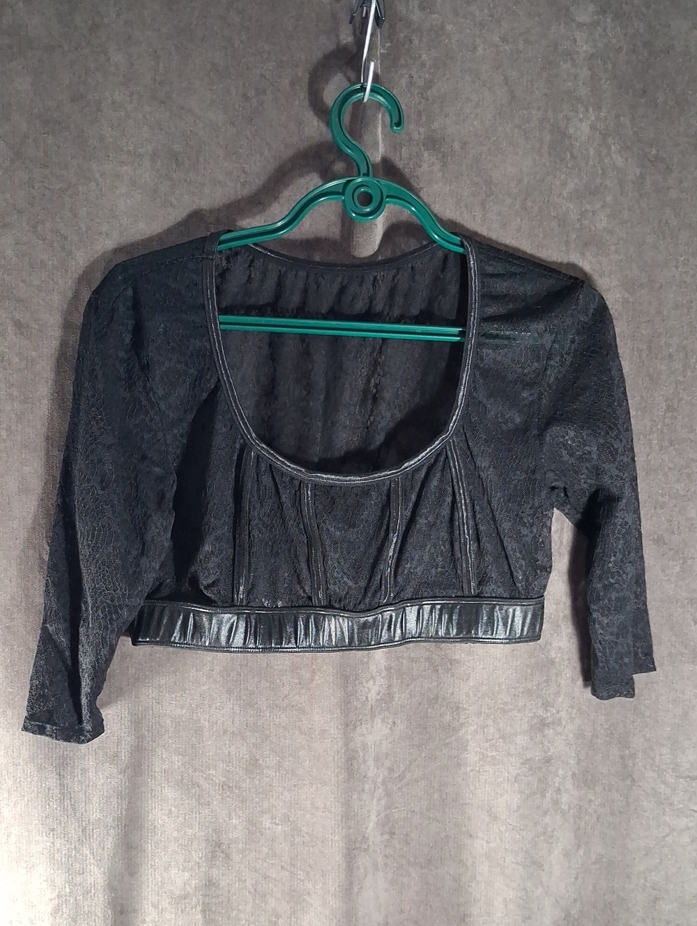 Lovehoney Lingerie Black Stretch Lace Cropped Bra Top with 3/4 Sleeves VG 1X/2X